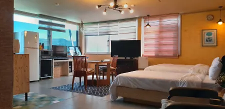 Hongcheon W House Отели рядом с достопримечательностью «Hongcheon Saengmyeong Geongang Gwahakgwan»