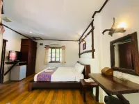 Alongkot Beach Resort Khanom