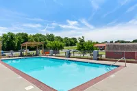 Red Roof Inn Berea - Pools