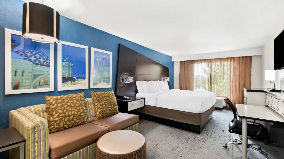 Holiday Inn Express ATLANTA GALLERIA-BALLPARK AREA by IHG