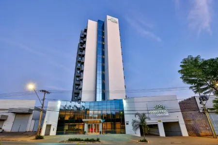 Hotel Amsterdam Montes Claros Отели в г. Монтес-Кларос