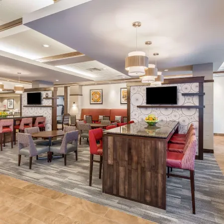 Hampton Inn & Suites Madison/Downtown