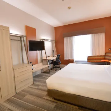 Holiday Inn Express TOLEDO-OREGON by IHG