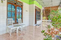 SPOT ON 93283 Sengon Kostel Syariah Hotel di Mayong