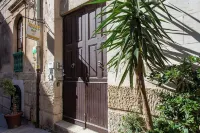 Historic residence next to Aretusa source