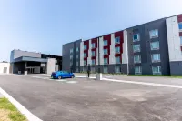 Candlewood Suites TROIS-RIVIÈRES OUEST by IHG - موقف سيارات