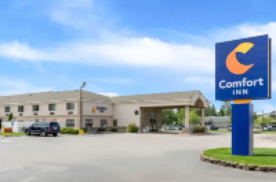 Comfort Inn Ludington Near US-10 Hotels in 