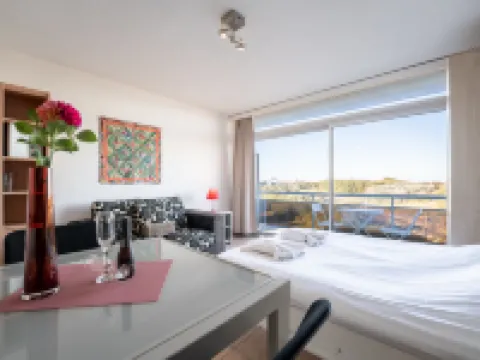 Studio 705 with Seaview Hoteles en Bredene