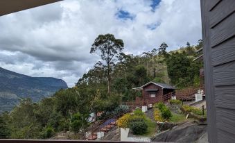 Hilltop Munnar by Fracspace