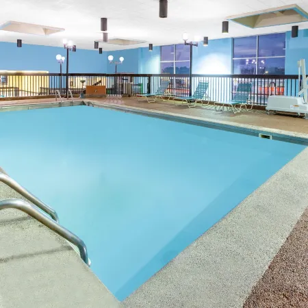 Days Inn & Suites by Wyndham Grand Rapids Near Downtown