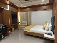 Hotel Royal Stay Hotel berhampiran Thiruvanajozhi Temple