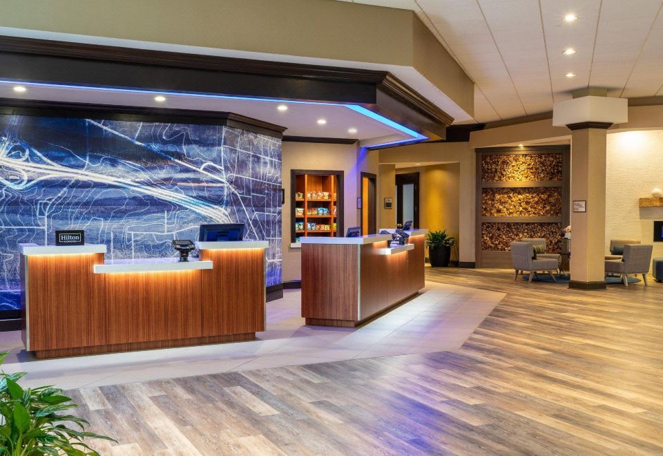 2. 힐튼 더럼 니어..