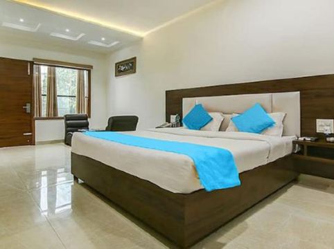FabHotel Aditya and Kings