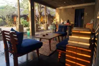 Bale Karang Cottages Hotels in Cijulang