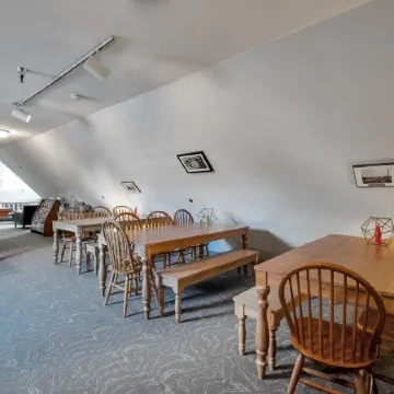 College Inn Hotel