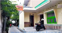 Losmen 2000 Tiga