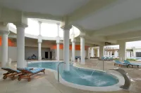 Grand Palladium Lady Hamilton Resort & Spa - All Inclusive - Pools