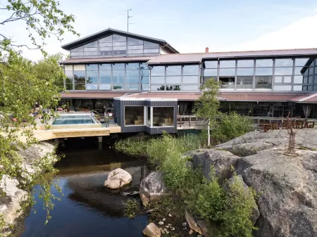 Arken Hotel & Art Garden Spa Отели в г. Styrso