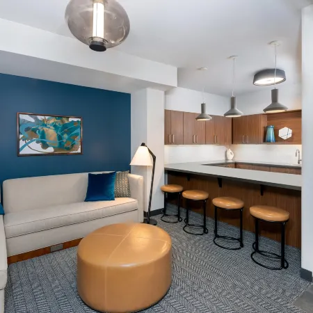 Courtyard Atlanta Midtown Отели рядом с достопримечательностью «Театр «Фокс»»