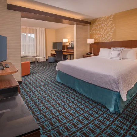 Fairfield Inn & Suites Easton