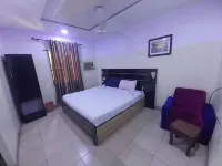 De - Calmcity Guest House Hotels near Community
