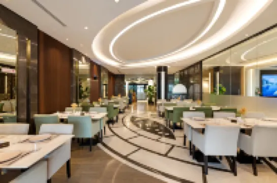 Royal Continental Suites Business Bay - Deluxe Apartments