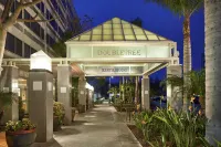 DoubleTree by Hilton LAX - El Segundo Hotel dekat The Point