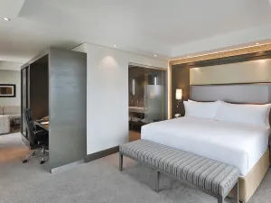 Legend Hotel Lagos Airport, Curio Collection by Hilton