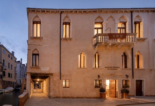 클래식한 베네치아 호텔 객실