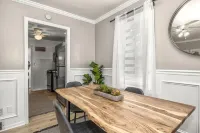 Perfect 2BR Modern Ranch!! Hotels in Dearborn