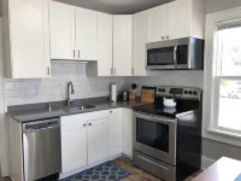 Remodeled 2nd-floor apartment blocks from Mayo