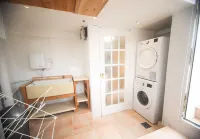 A 6 bedroom property, 2  minute walk to the sea front, beach and restaurants.