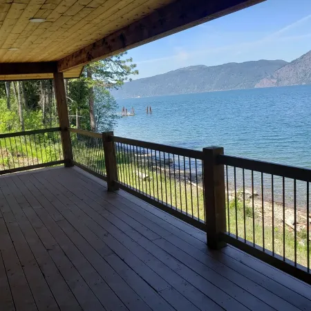 Lakefront Cabin #2-REMOTE, RECOMMEND SUV/TRUCK, PRIMITIVE RD! Lake Pend Oreille