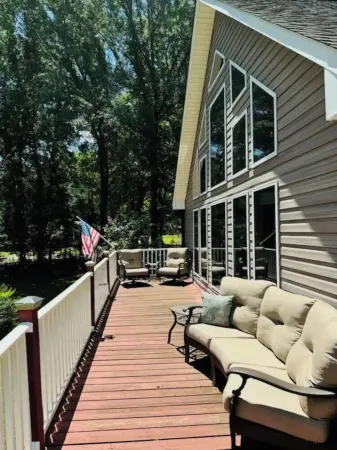 Relax & enjoy the river view, 5 min to Huntsville Отели в г. Лейсис Спринг