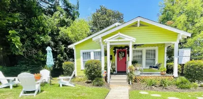 Charming  2 BR and 2 full bath Cottage is located in Historic Downtown Laurel. Hotels near Agape Church