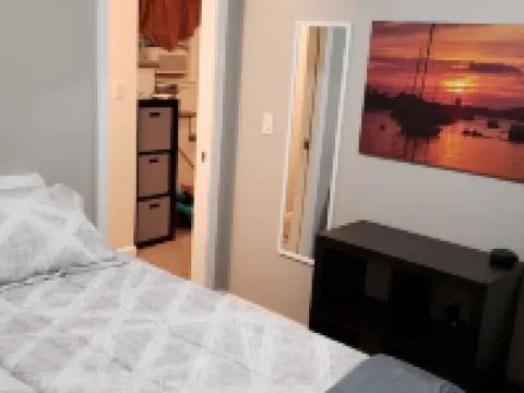 Cozy cottage in  Warwick's West Bay Hotels in Warwick