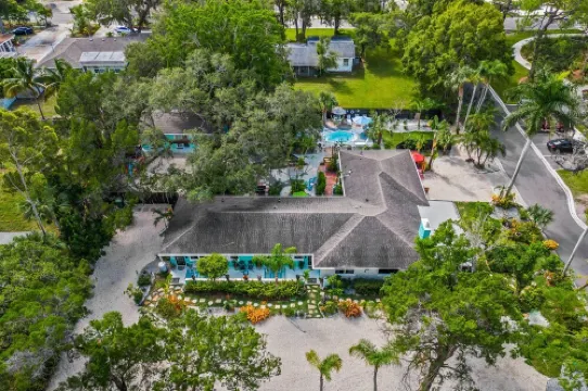 Salty Lime Villa 2-Riverview w/Pool on Riverwalk, Near Ami Beaches, Pet Friendly