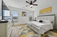10 min to LSU and Laberge Casino - Brand New Lakefront House Quiet n Safe Hotels near A. Z. Young Park