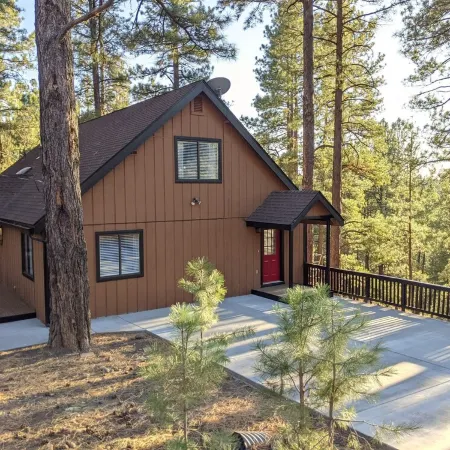 5Br Flagstaff Cabin • Deck • Games • 1 Acre• Hiking