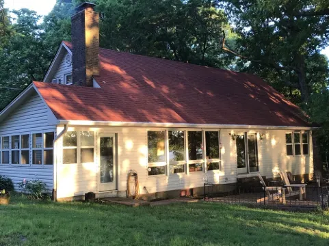 Kentucky Lake Waterfront Home, dock, 4 large BR, new kitchen in 2019