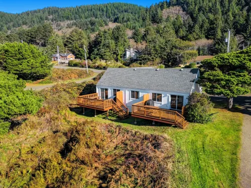 Beachcomber: Beachfront Escape Unit #6