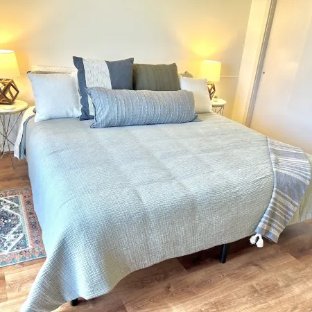 Incredible View in Hilo - Pool, A/C, #708