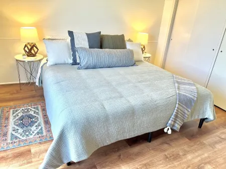 Incredible View in Hilo - Pool, A/C, Remodeled #708 Отели рядом с Аэропорт Хило