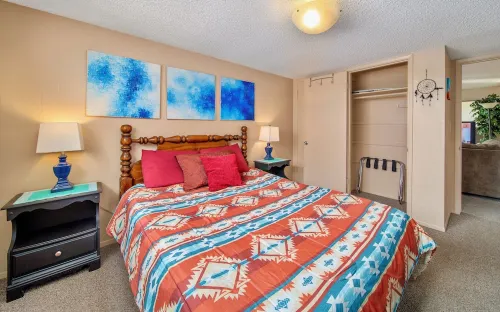 Sedona Home - Walk to Trails. Decks, Views, Hot Tub, Amenities = Best Value!