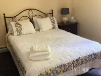 Perfect family retreat in the White Mts., Pool & Tennis Court, Dogs OK! Hotels in Madison