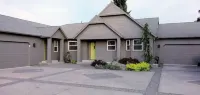 Newly remodeled, sleeps 6, with private backyard! Close to Walla Walla, WA - Wifi