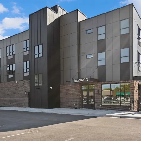 Beautiful New Downtown Columbia Falls Condo near Glacier National Park!