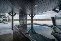 Shoreline Lodge, Lakefront and hot tub Hotel dekat Harriman State Park