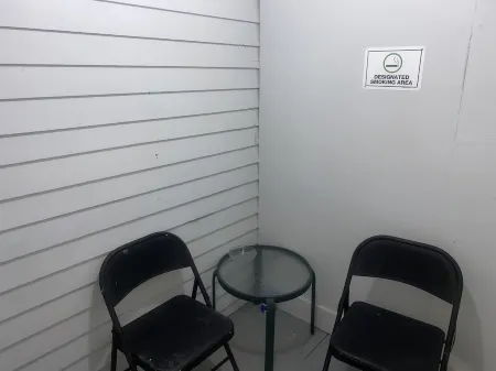 Spacious family friendly 3BR 1st FL apt. Kelly SQ, collages & universities