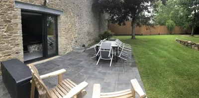 3-star gîte "la Belle Fumée" in quiet location with large garden, near Rance and sea Hotels near Camping de l’Estuaire